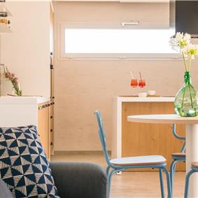 2 bedroom villa with infinity pool, near Alcamo, sleeps 4-5